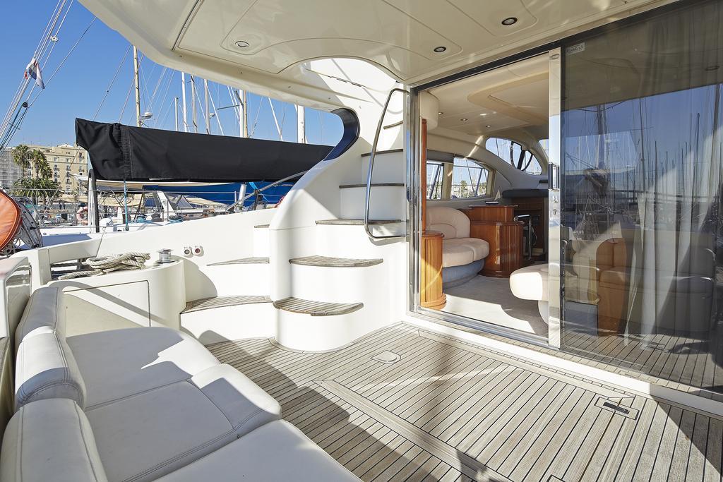 Botel La Gavina Boat